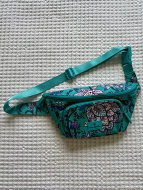 Vera Bradley Lighten Up ReActive Convertible Belt Bag Crossbody Peacock Garden